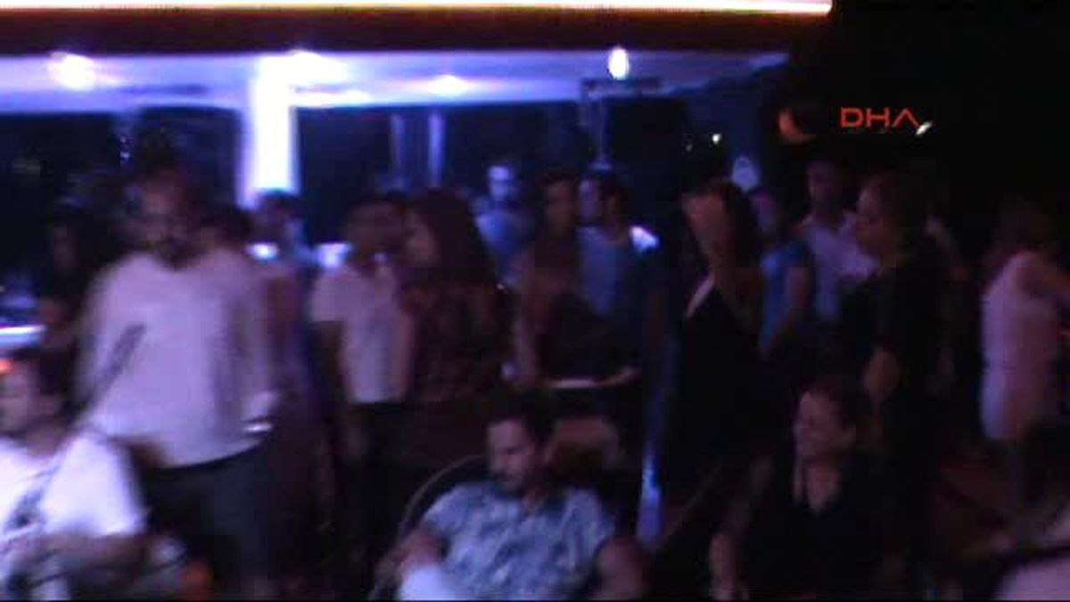 Bodrum Asena\'dan Mozart\'ın Bestesiyle Oryantal Şov