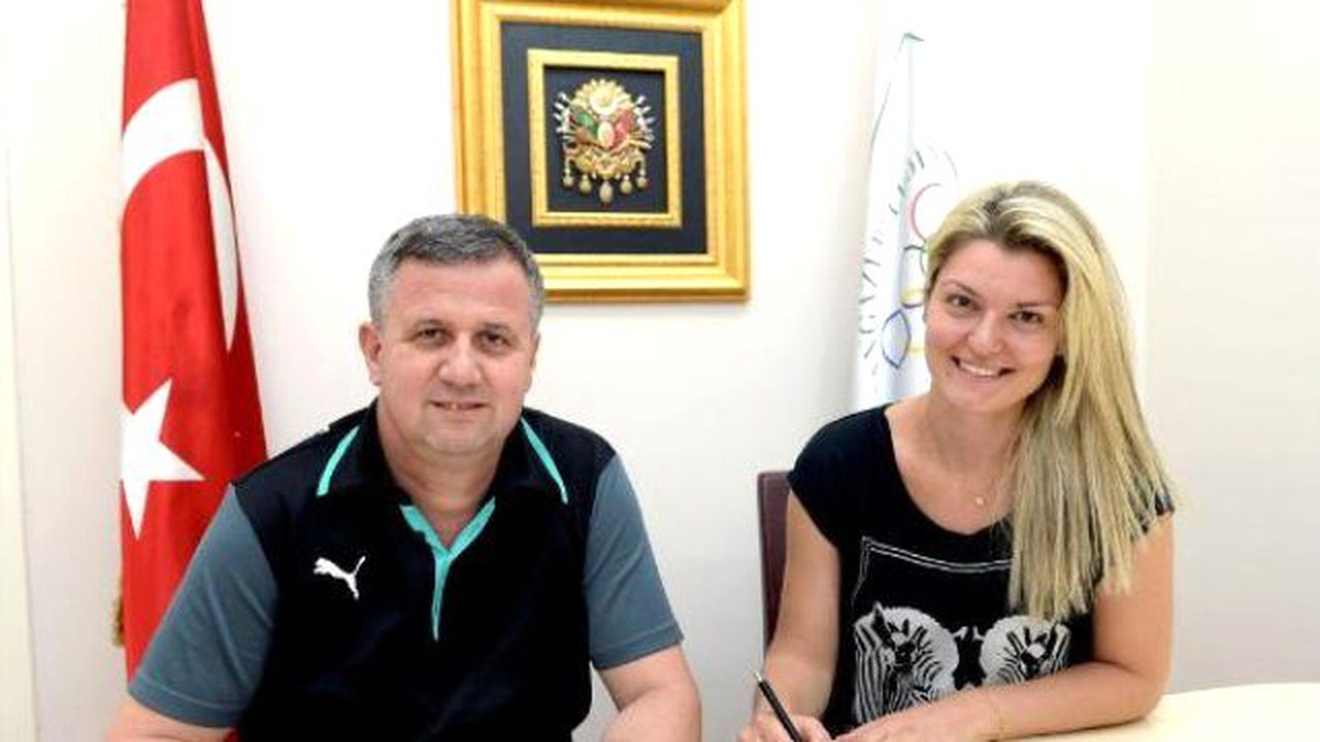 Bursa Osmangazi Belediyespor Hentbolcu Seda\'yla Anlaştı