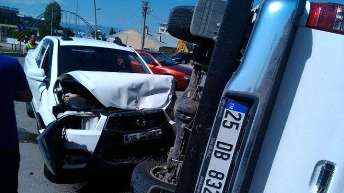 Erzurum\'da Trafik Kazası: 3 Yaralı