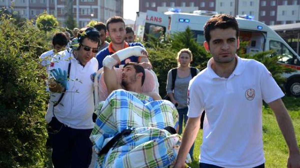 Kazada Yaralandı, Elini Kurtarabilmek İçin Hava Ambulansı ile Konya\'daki Hastaneye Sevkedildi