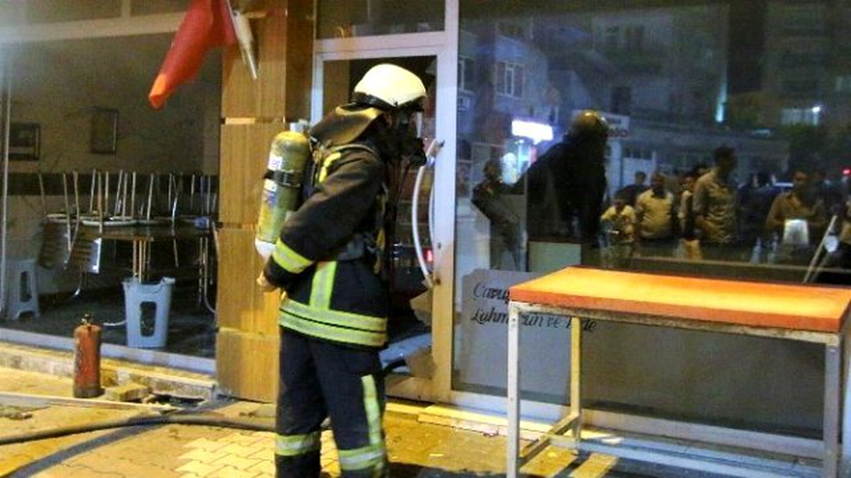 Pide Salonunda Çıkan Yangın İtfaiye Müdahale Etti
