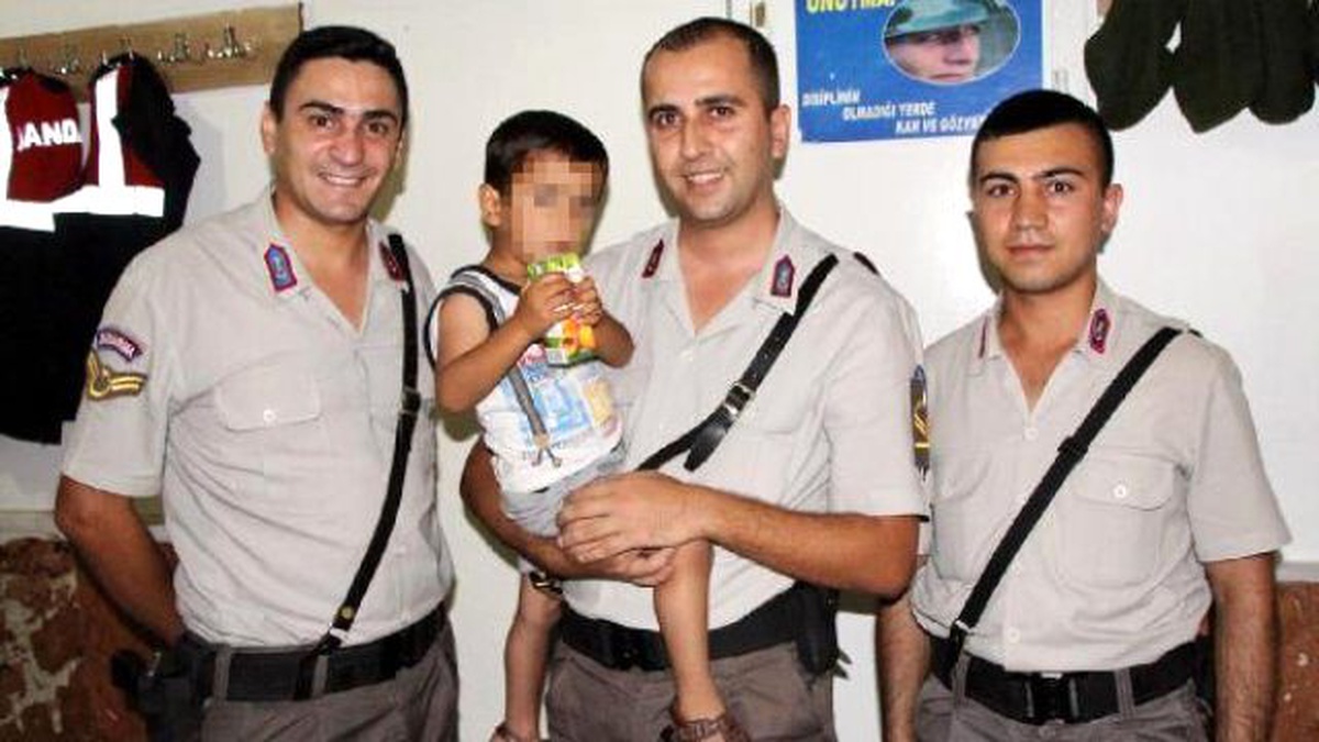 Sokağa Terk Ettiği Oğlunu Pişman Olup Geri Aldı