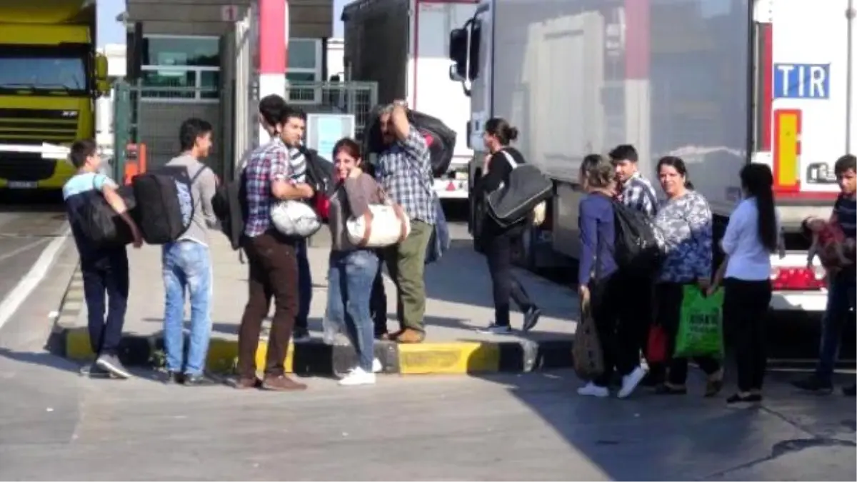 Suriyeliler Kapıkule\'ye Dayandı