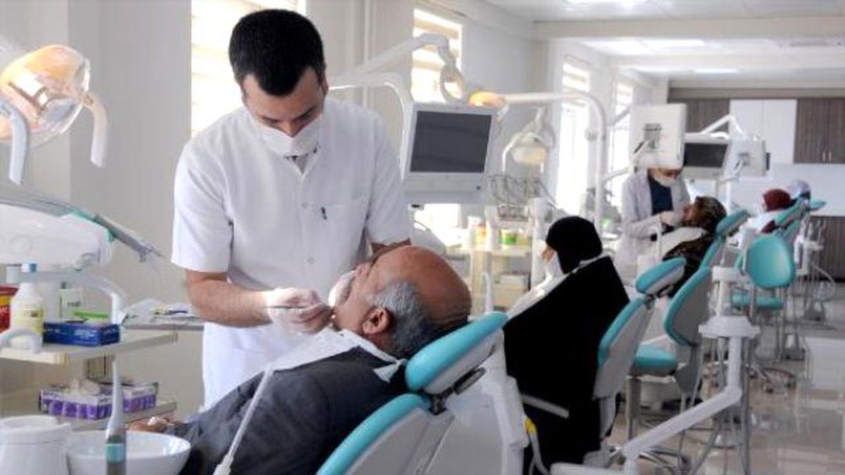 Van\'da Ayda 10 Bin Kişi Üniversitede Diş Tedavisi Görüyor