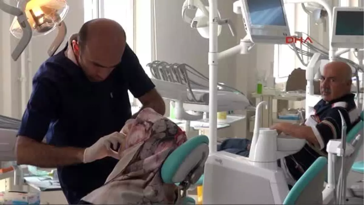 Van\'da Ayda 10 Bin Kişi Üniversitede Diş Tedavisi Görüyor
