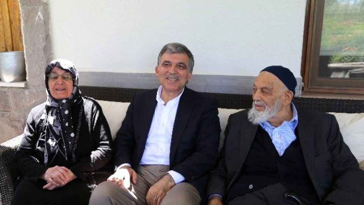 Abdullah Gül, Annesi ve Babası ile Bayramlaştı