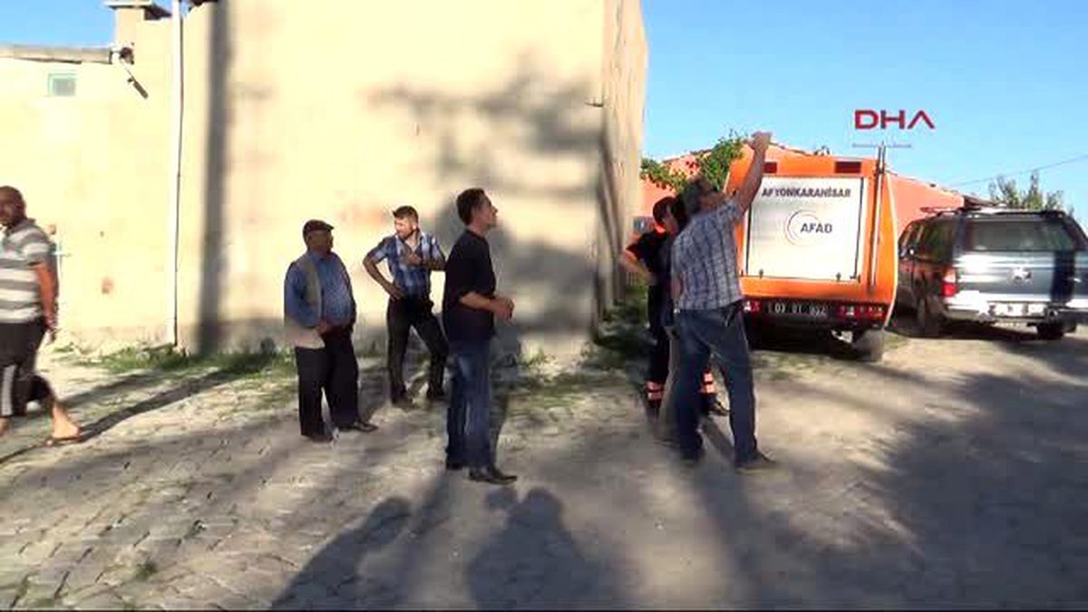 Afyon - Karahisar Kalesi\'nde Mahsur Kalan Suriyeli 5 Saatlik Operasyonla Kurtarıldı