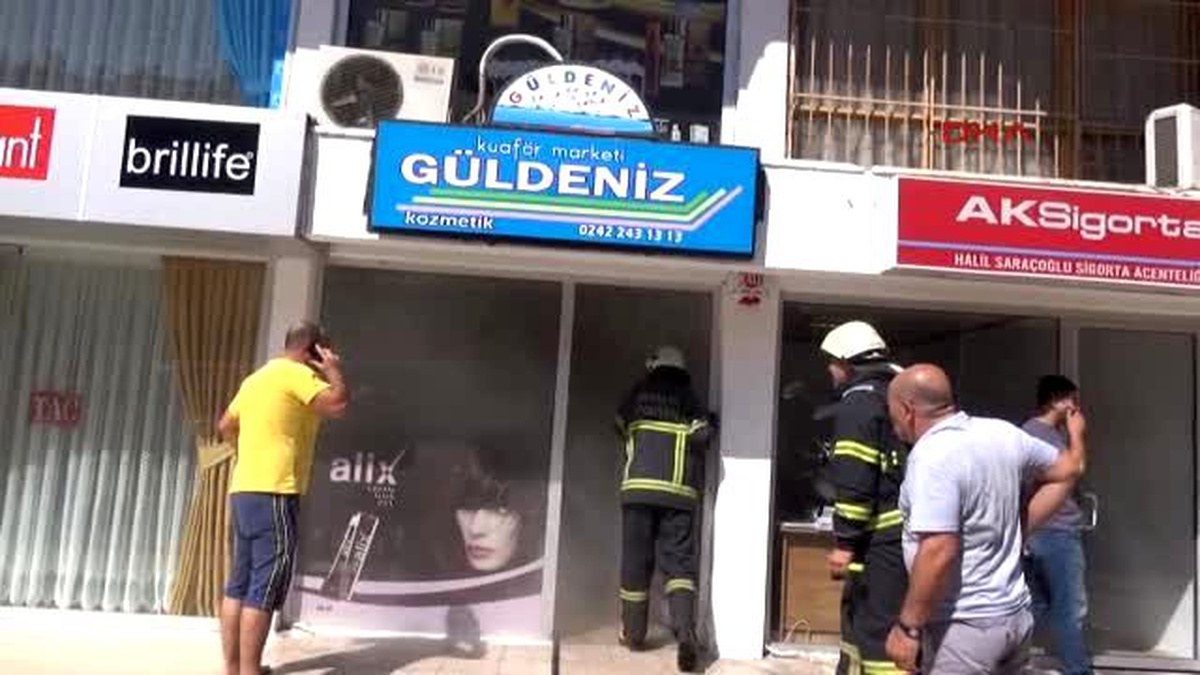 Antalya Kozmetik Dükkanında Yangın