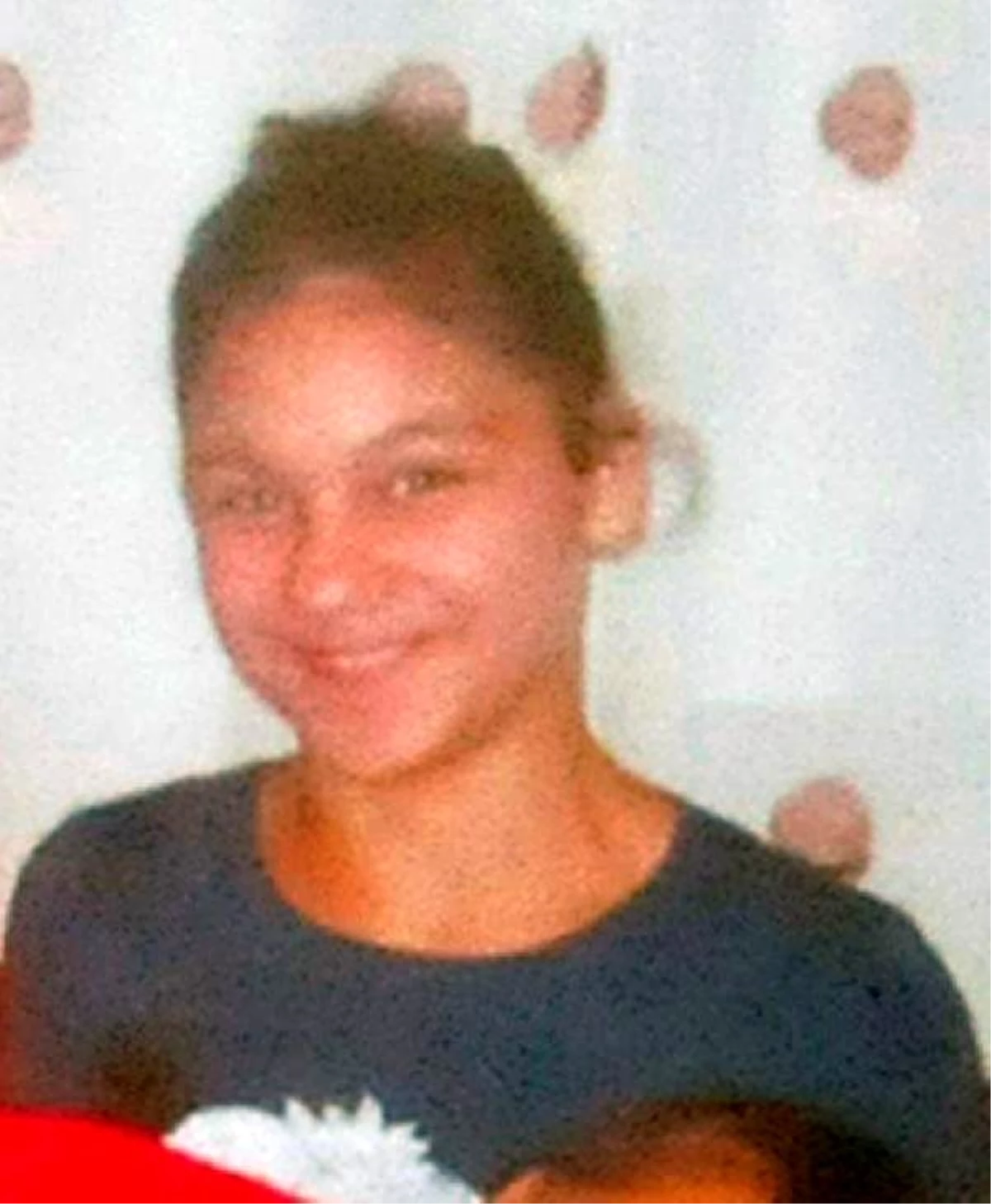 Antalya\'da 15 Yaşındaki Bir Kız Eşarbıyla Kendisini Asarak İntihar Etti