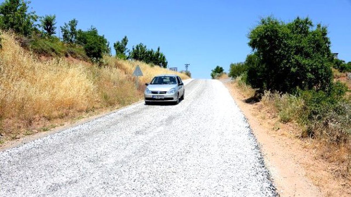 Kadiruşağı\'nın 13 Km\'lik Grup Yolu Asfaltlandı