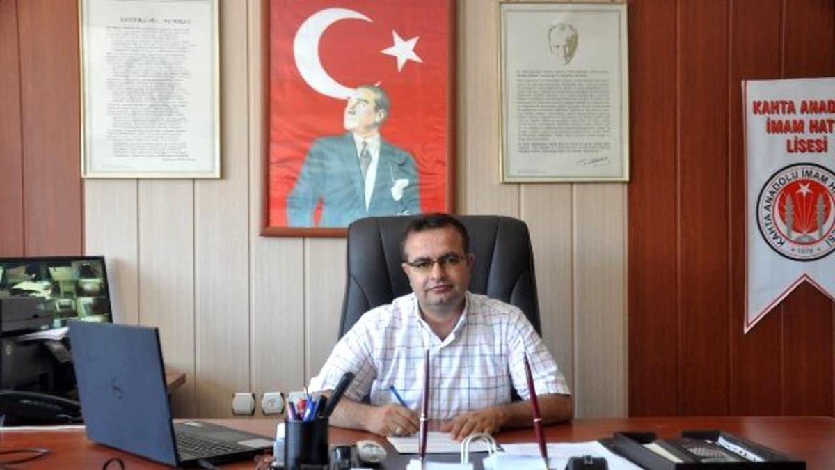 Kahta Anadolu İhl\'den Öğrencilere Umre ve Burs Ödülü