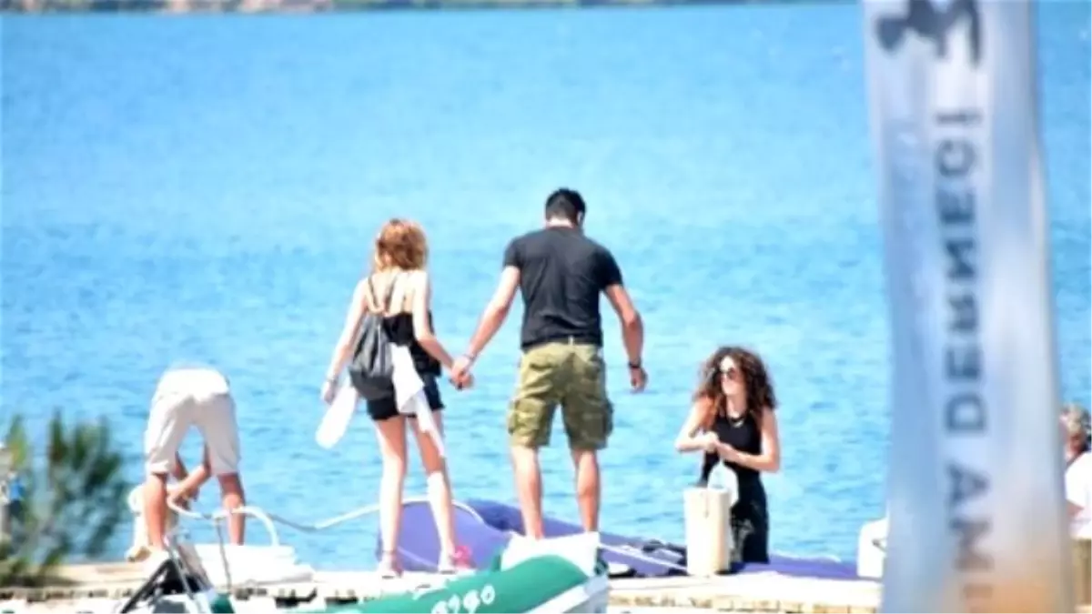 Kenan İmirzalıoğlu, 14 Yaş Küçük Aşkı Sinem Kobal\'ı Öpmeye Doyamıyor