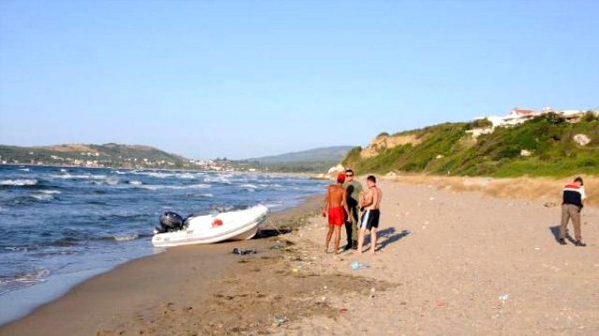 Mudanya\'da Denize Giren 4 Kişiden 1\'i Boğuldu, 3\'ü Kurtarıldı