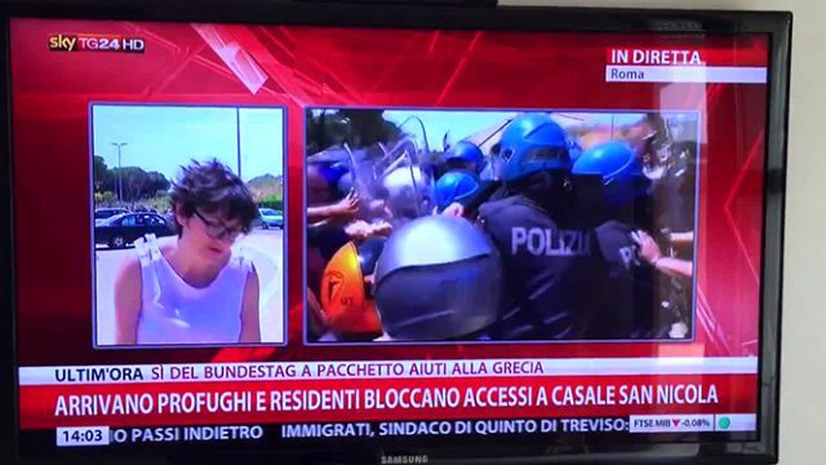 Muhabir Aşırı Sıcaktan Canlı Yayında Bayıldı