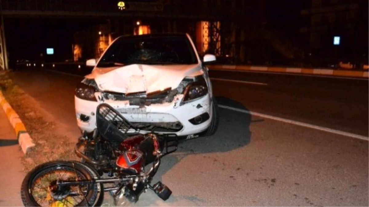 Otomobil Motosikleti Altına Aldı: 2 Yaralı