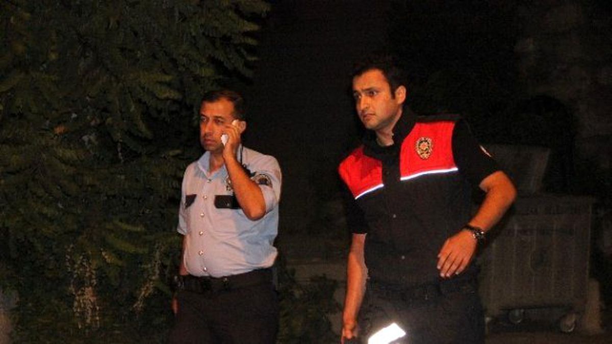 Acil Servis Önünde Silahlı Kavga