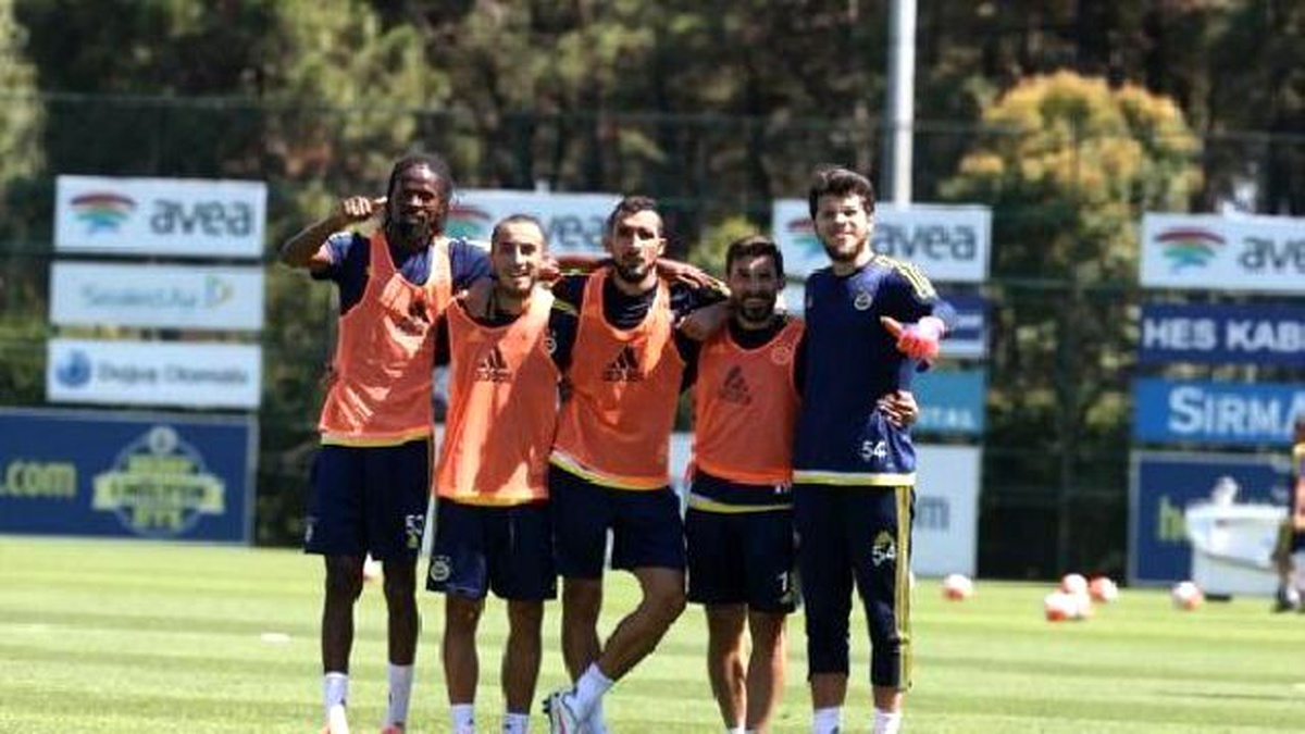 Sarı-lacivertli Kulüp Hem Bayramı Hem Dünya Fenerbahçeliler Günü\'nü Kutladı