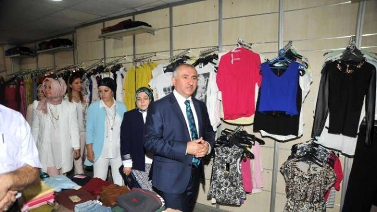 Sevgi Market İhtiyaç Sahiplerini Sevindirdi