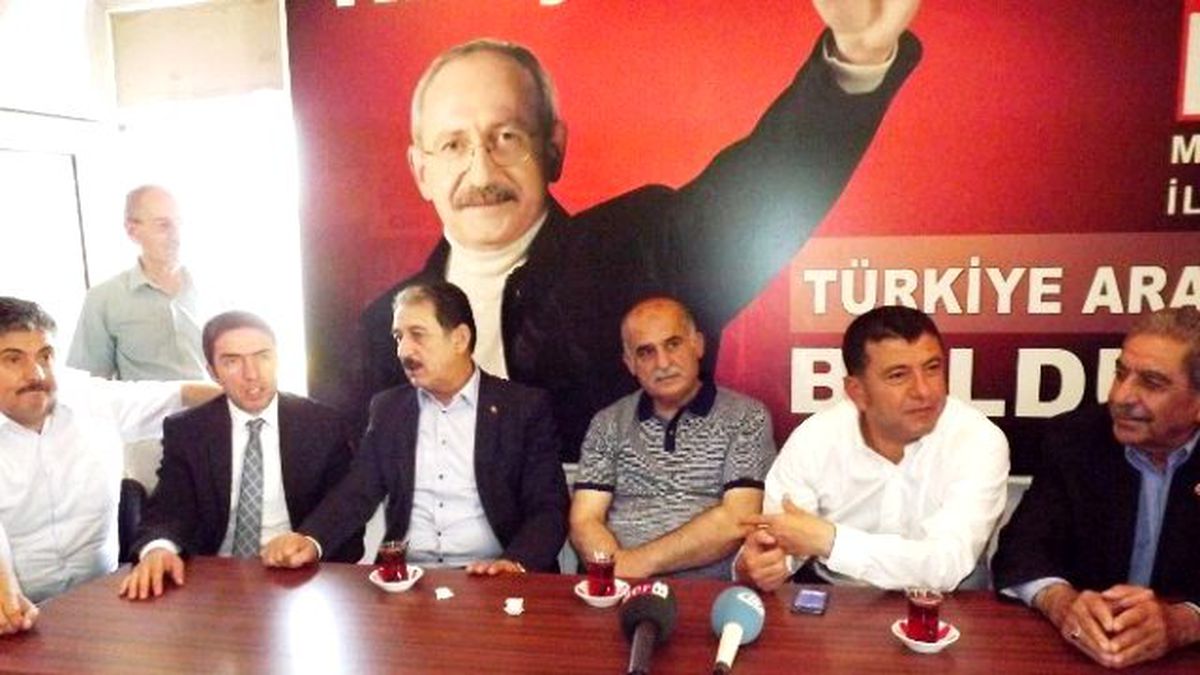 Stk\'lar CHP\'nin Bayramını Kutladı