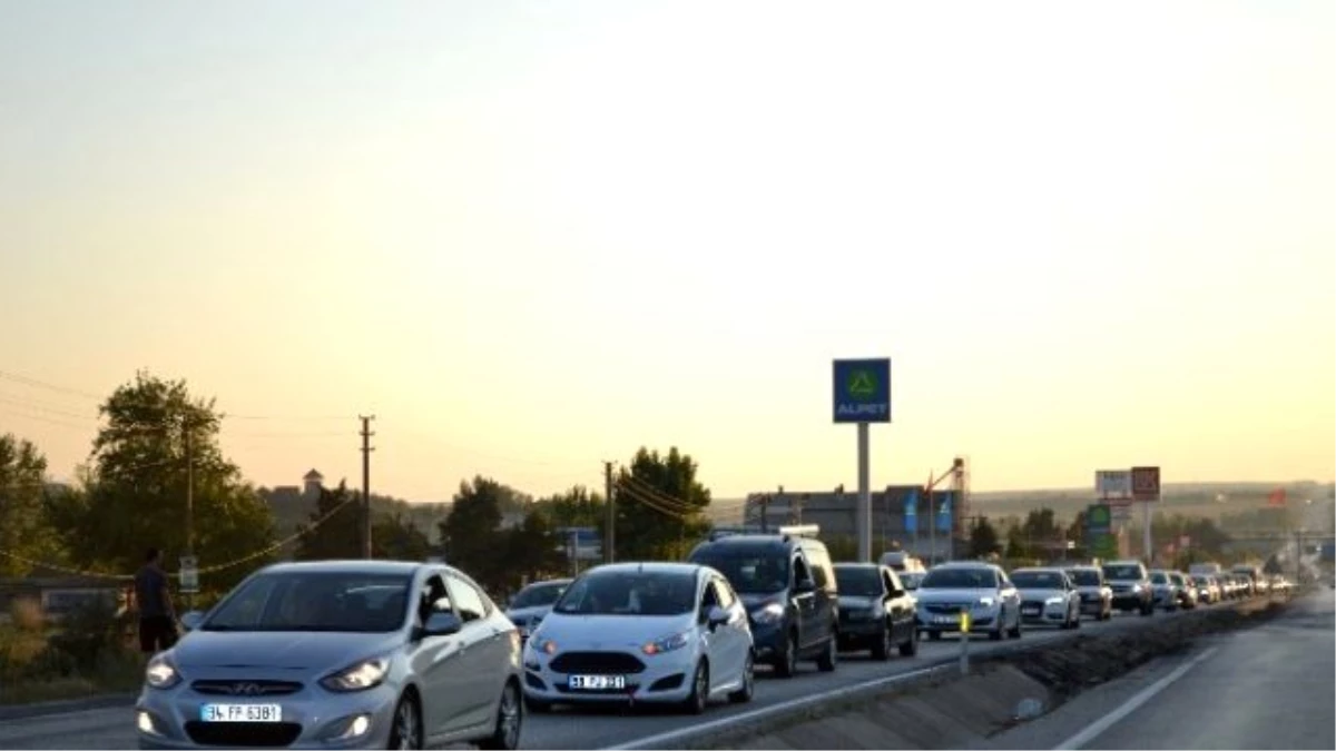 Tatilcilerin Dönüş Çilesi Başladı! Otogar ve Limanlarda Yoğunluk Arttı