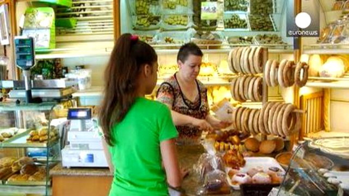 Alacaklılar Yunanistan\'ı Sıkıştırdı, Hükümet Halka Yüklendi