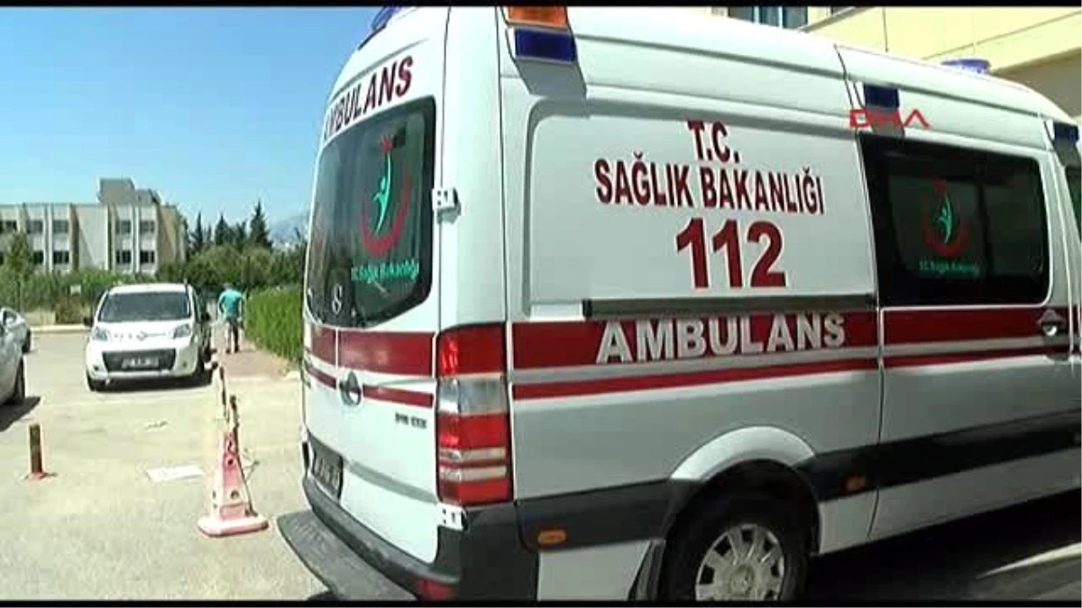 Antalya Kafasına Boru Düşen İşçi Yaralandı