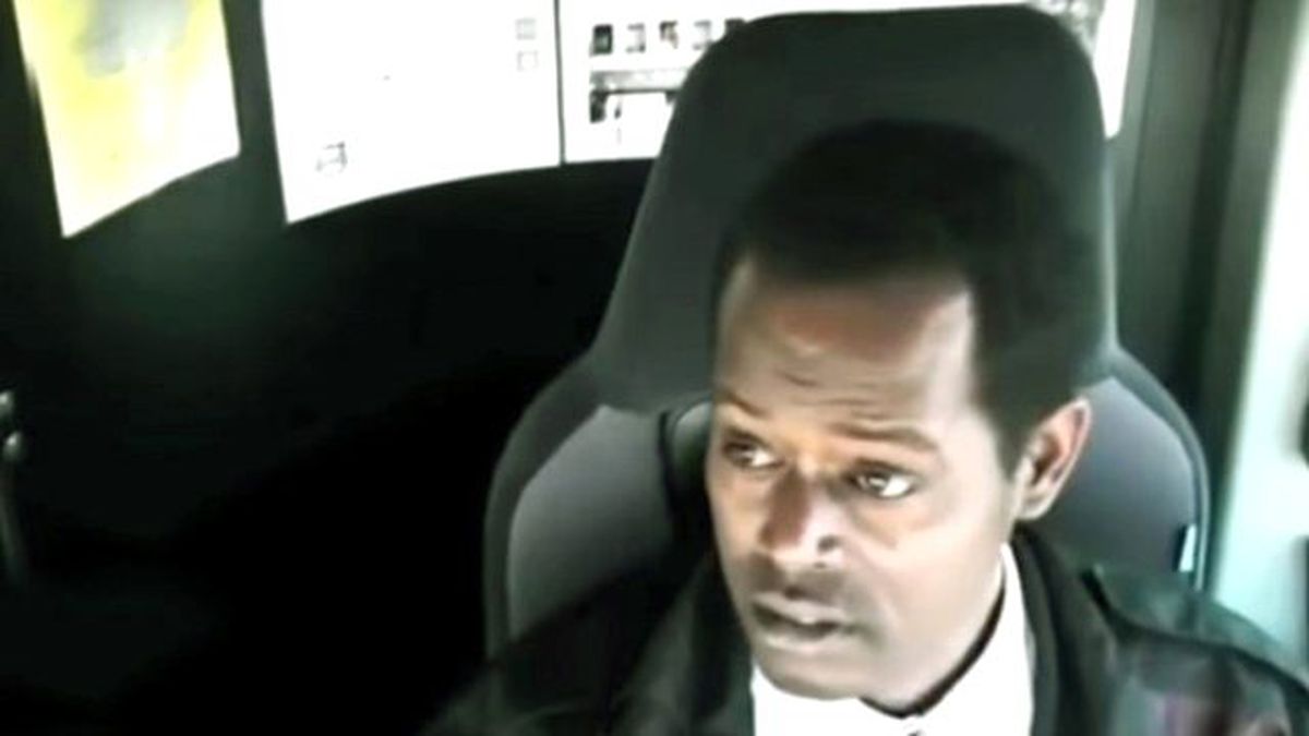 Arkadaşlarının Yaptığı Sürpriz Otobüs Şoförünü Ağlattı