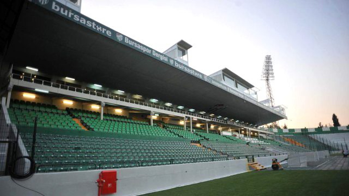 Atatürk Stadı\'nda Yenileme Çalışmaları Tamamlandı