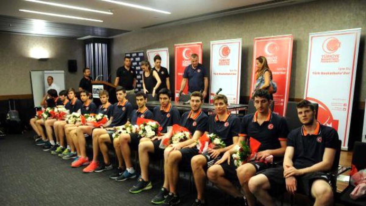 Avrupa Üçüncüsü Ümit Milli Basketbol Takımı Yurda Döndü