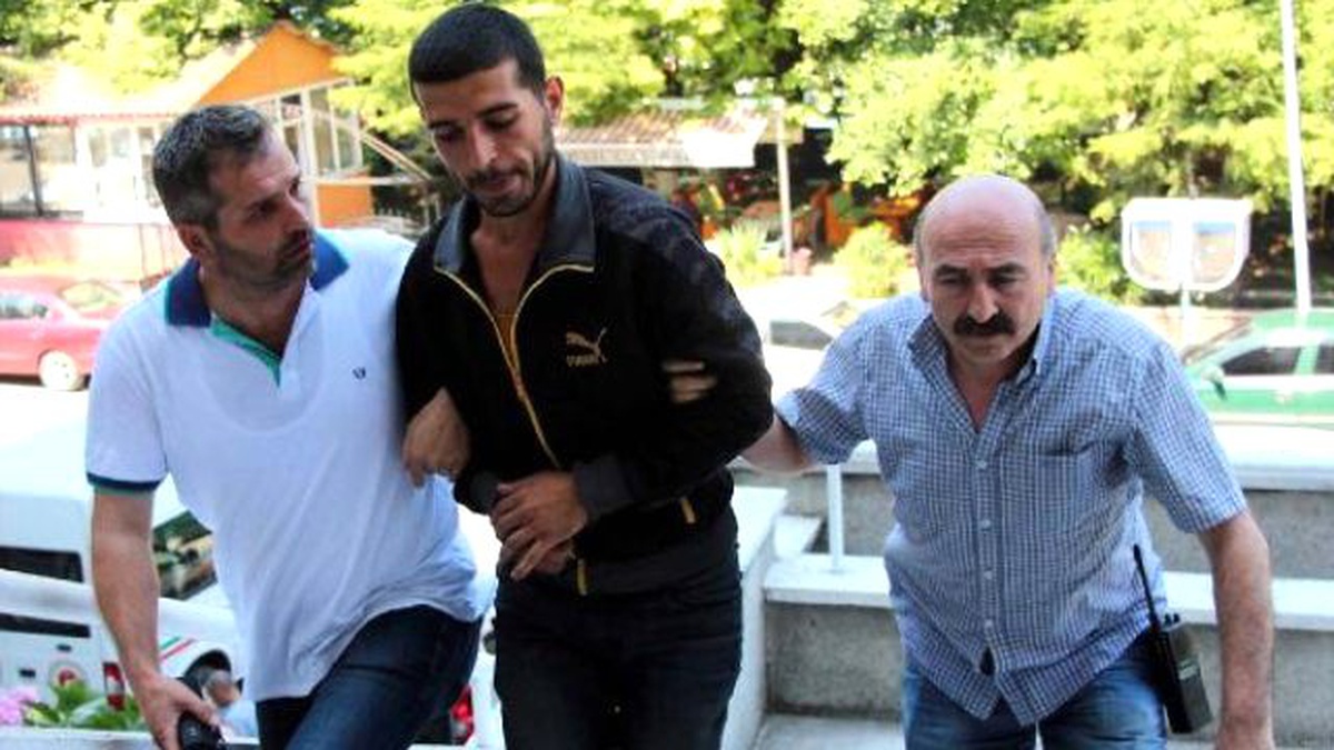 Aynı Kıza İlgi Duyan Gençlerin Bıçaklı Kavgası: 2 Yaralı