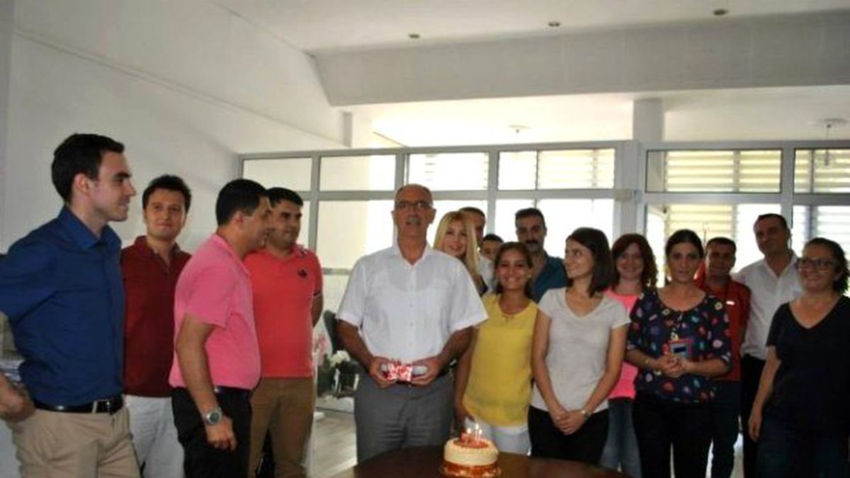Başkan Kale\'ye Sürpriz Doğum Günü
