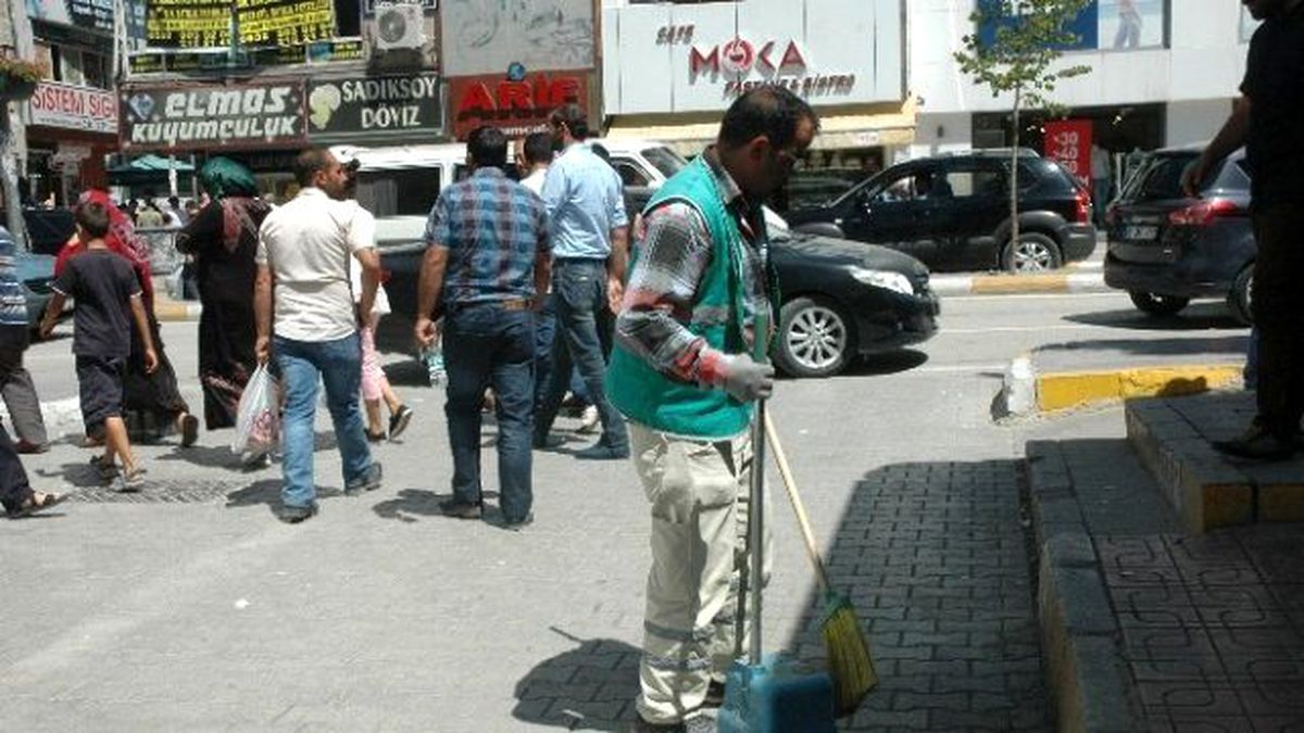 Belediye Ekiplerinden Bayram Sonrası Temizlik