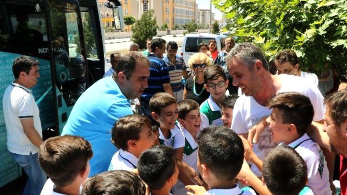 Büyükşehirin Minikleri Kıbrıs\'a Uğurlandı