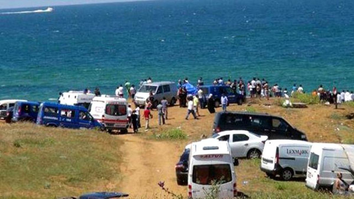Çanakkale\'de Denize Giren Polis Memuru Boğuldu