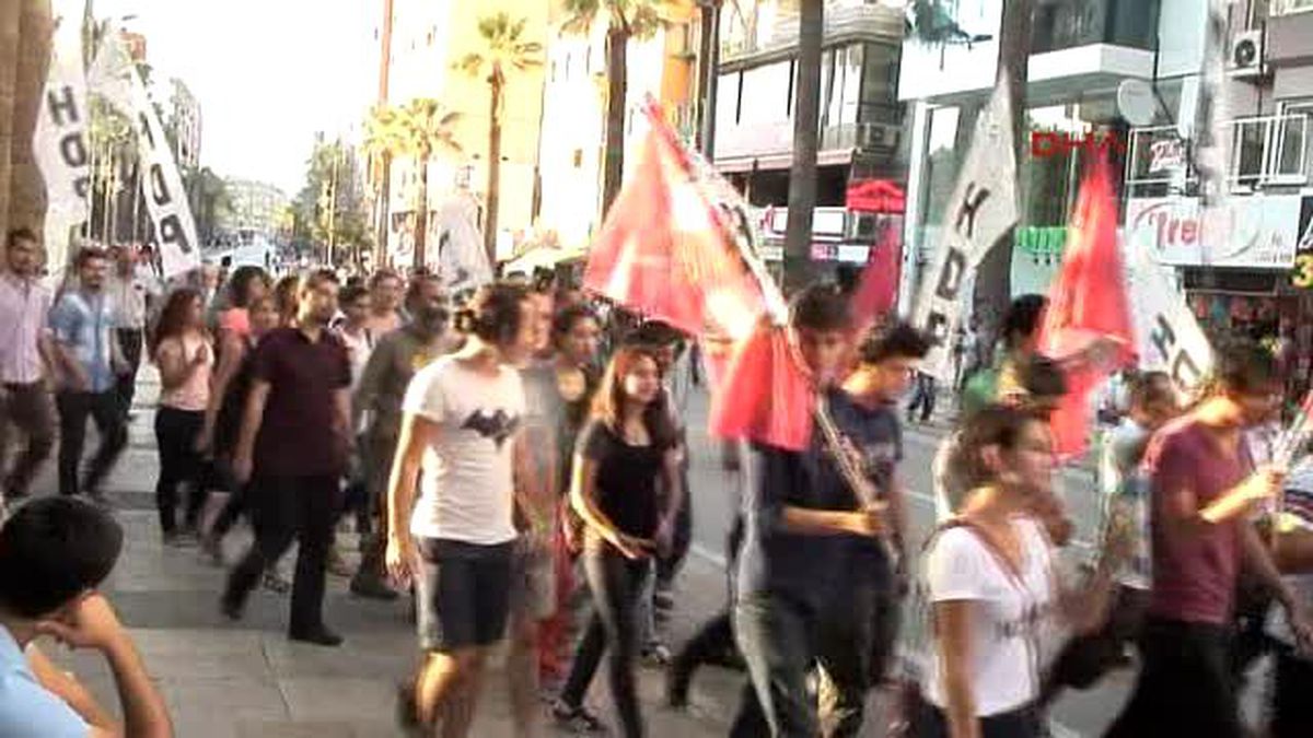 Denizli Suruç\'taki Bombalı Saldırı Denizli\'de Protesto Edildi