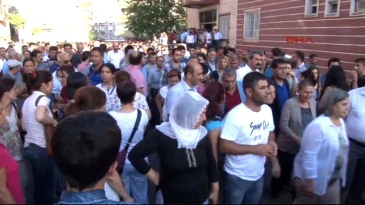 Diyarbakır\'da Suruç Protestosu