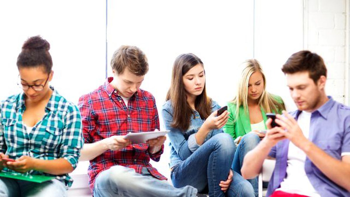 "FOMO Sendromu" Madde Bağımlığı Kadar Tehlikeli