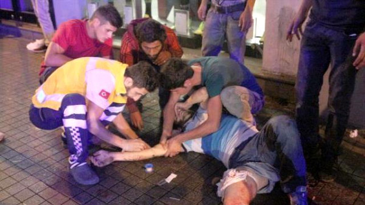 İstiklal Caddesi'nde Silahlı Kavga: 5 Yaralı