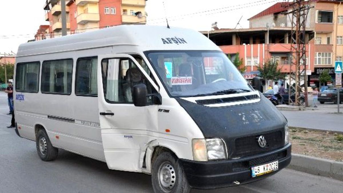 Kahramanmaraş\'ta Minibüsle Kamyonet Çarpıştı: 2 Yaralı