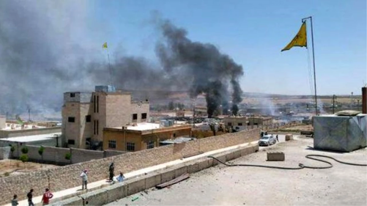 Kobani\'de Hükümet Binası Yakınında Patlama