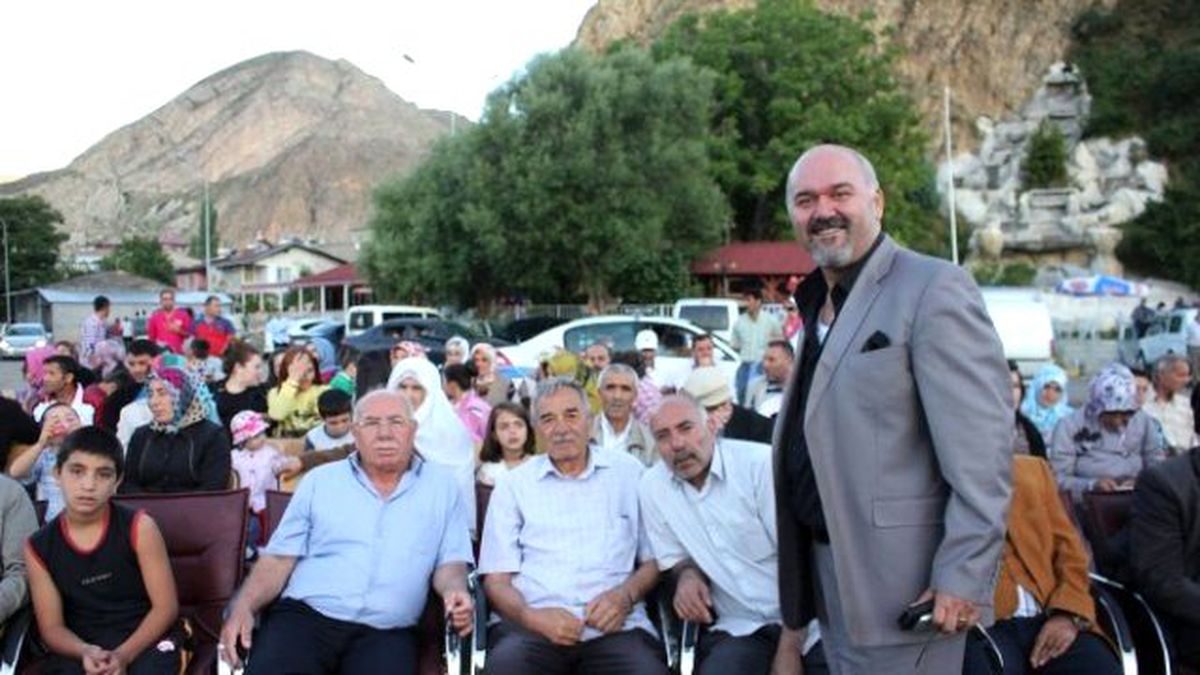 Konseri Fırsat Bildi Hasret Giderdi