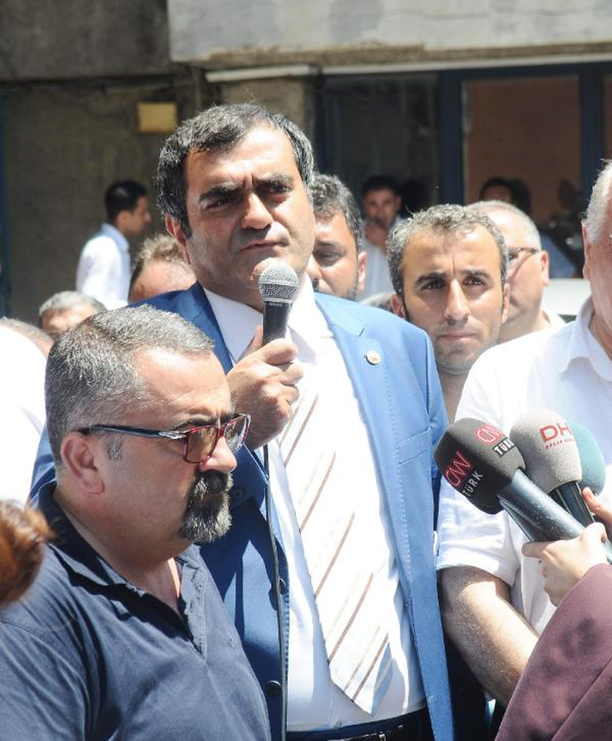 Milletvekillerinden Suruç\'taki Patlamaya Tepki