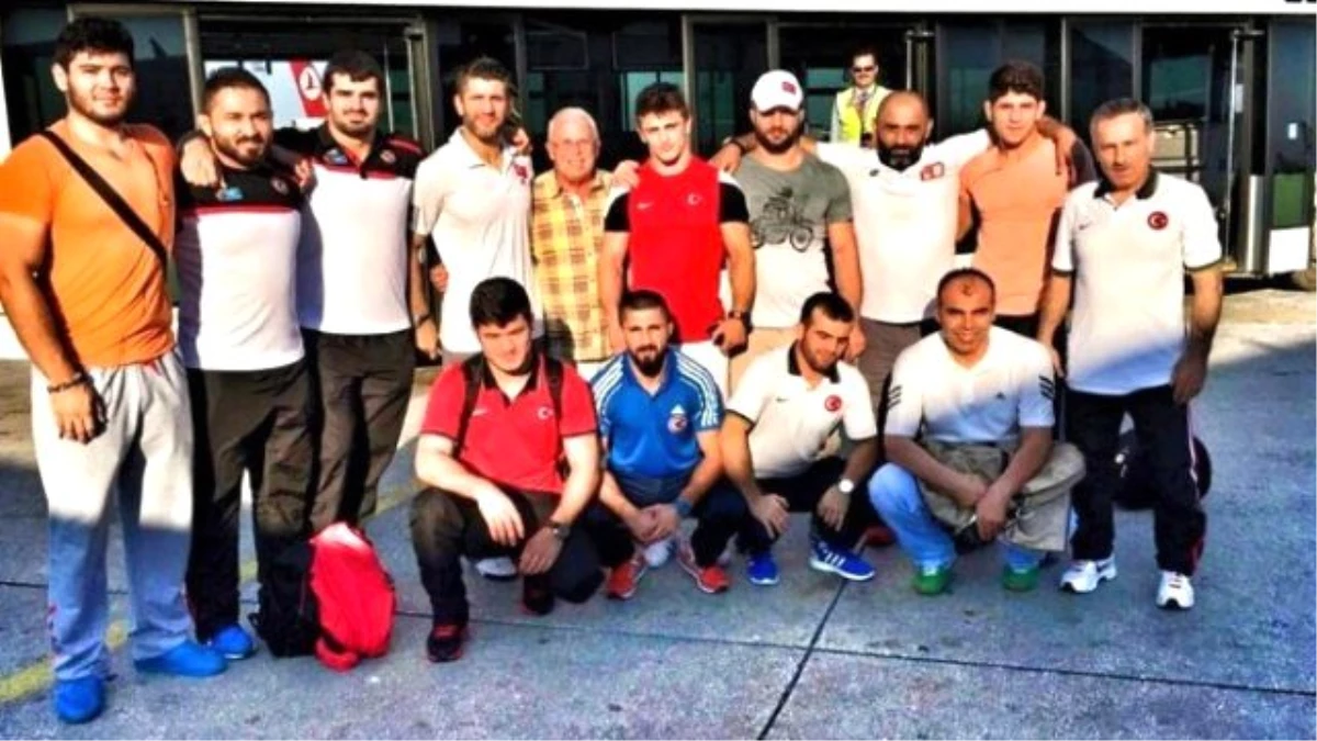 Milli Güreşçiler, Romanya\'dan 3 Madalya ile Döndü