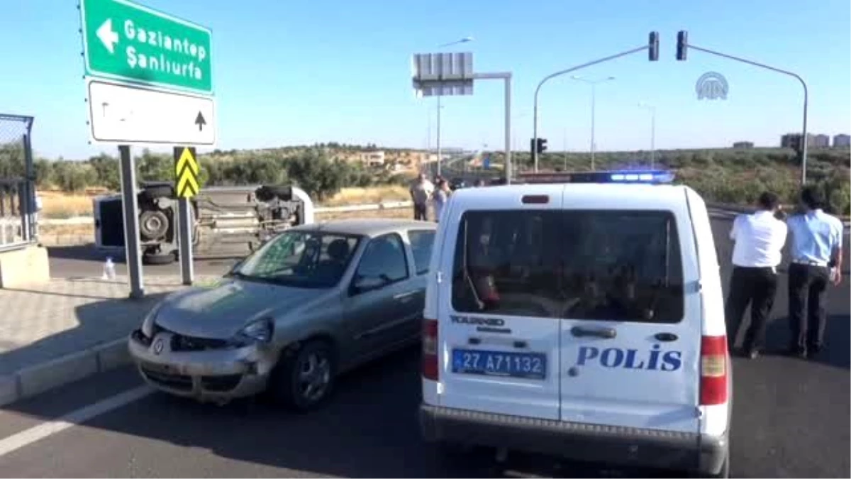 Nizip\'te Trafik Kazası: 4 Yaralı