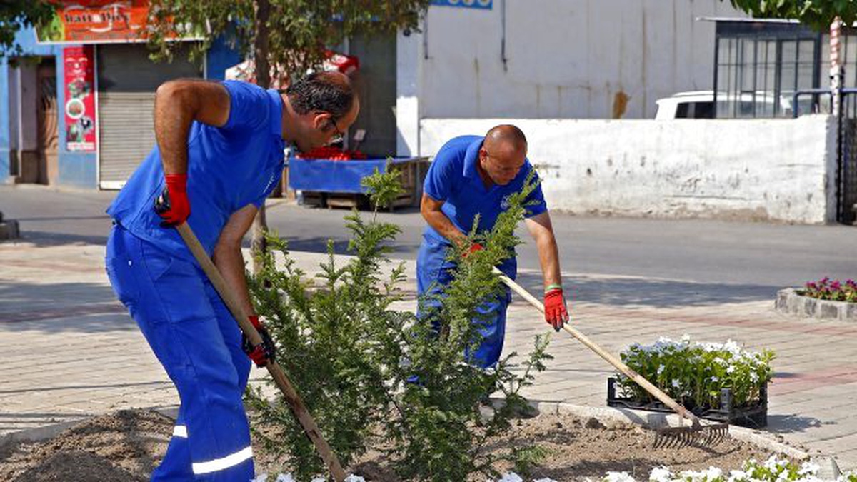 Parklar Yenileniyor Konak Güzelleşiyor