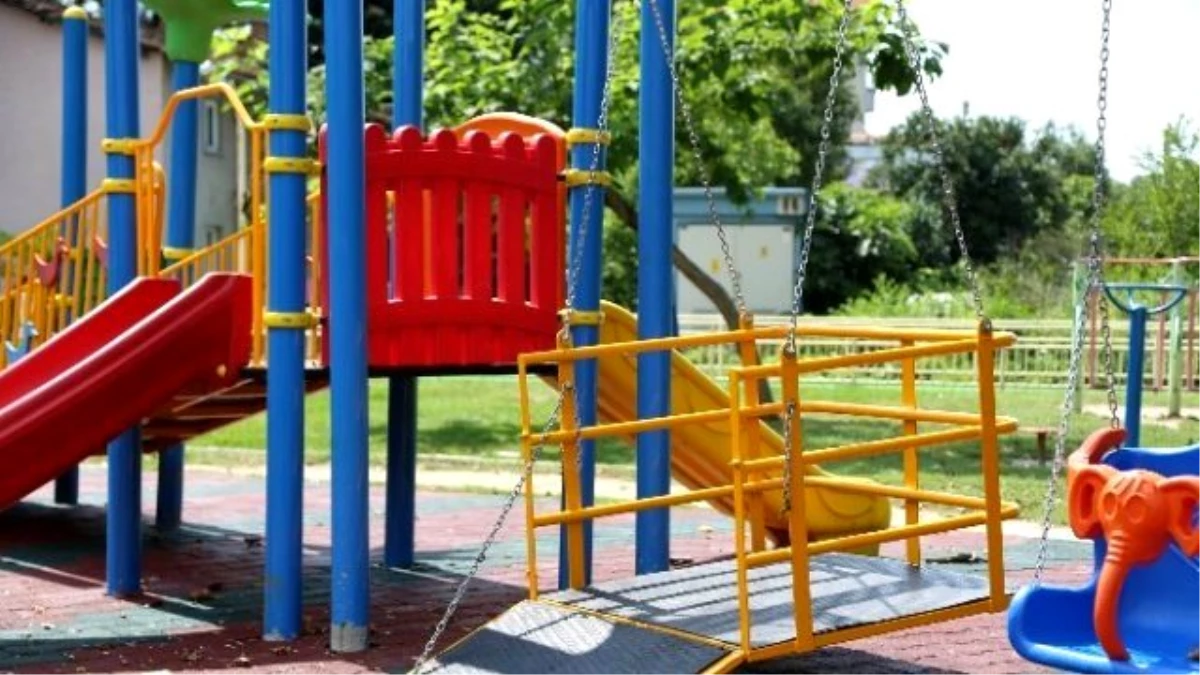 Sapanca Belediyesi Engelli Çocuklar İçin Çocuk Parkı Yaptı
