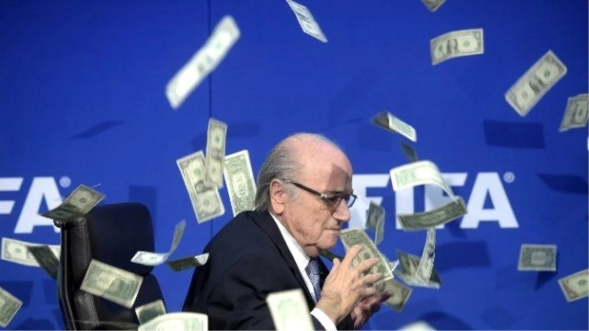 Sepp Blatter\'e Dolarlı Protesto