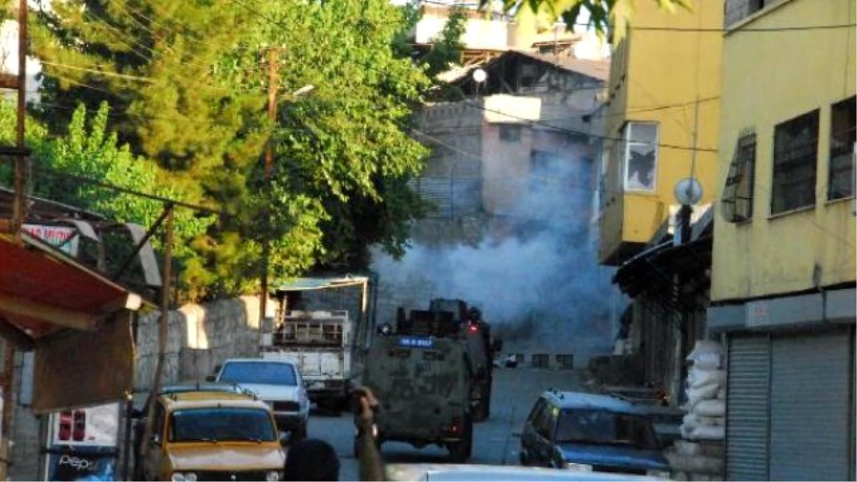 Siirt\'te Suruç Saldırısını Protesto Gösterisinde Olaylar Çıktı