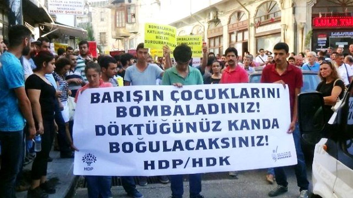 Suruç\'taki Patlama Hatay\'da Protesto Edildi