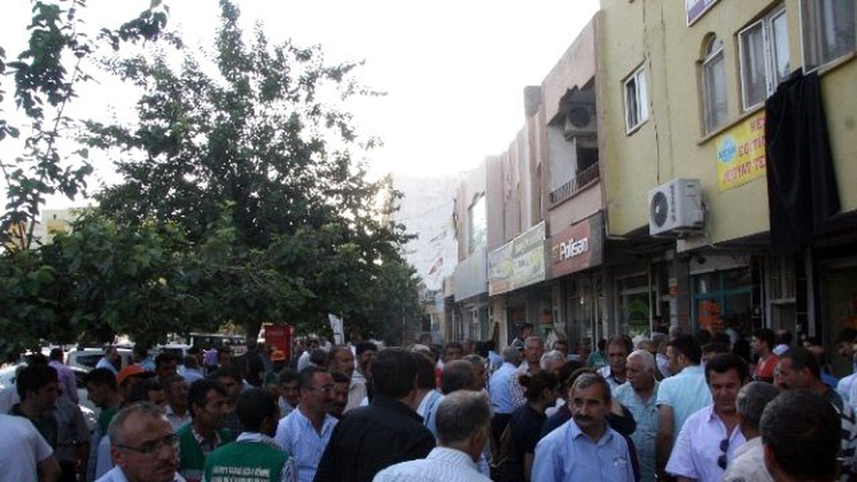 Suruç\'taki Patlamanın Ardından Midyat\'ta Olaylı Protesto